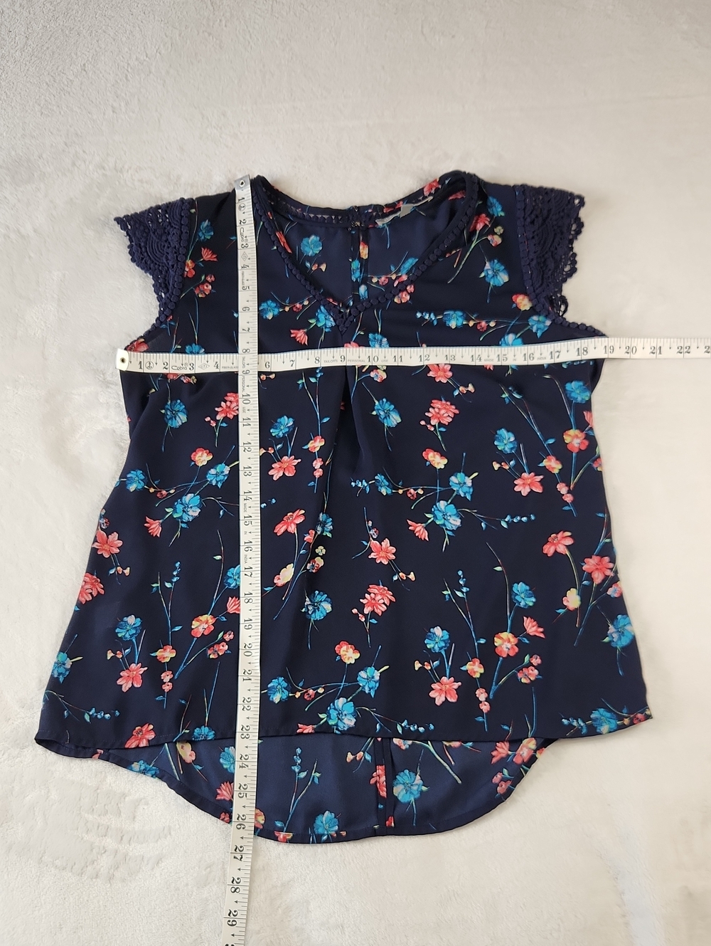 Daniel Rainn Navy Floral V-Neck Cap Sleeve Blouse - Picture 15 of 16